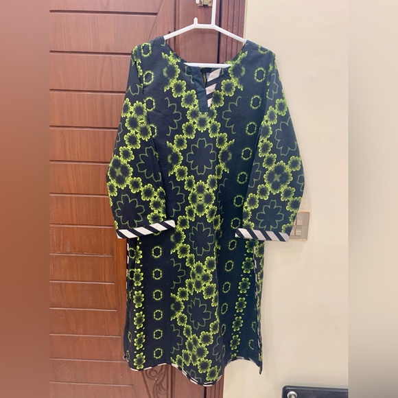 CHARIZMA Black and Green Patterned Dress - Picture 5 of 13